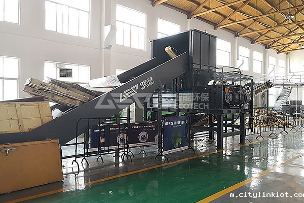 处理床垫沙发选用哪种破碎机(撕碎机)合适?