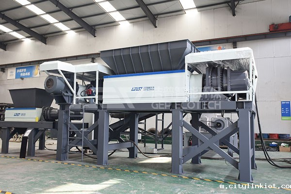 撕碎机哪个厂家的好?大型撕碎机生产厂家