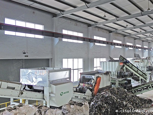 工业固废 “变形记”：双轴撕碎机如何让废弃物 “逆袭” 重生？