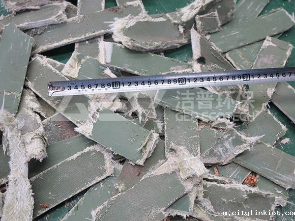 玻璃钢粉碎之后