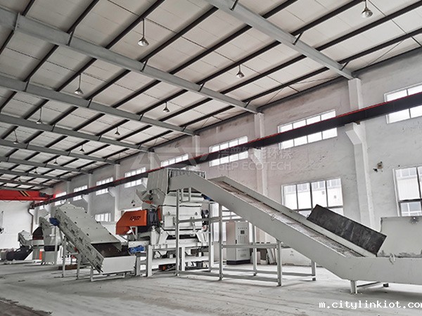 双轴撕碎机撕碎的尺寸一样吗