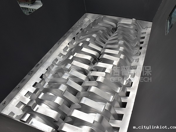 如何维护保养垃圾撕碎机，保养固废破碎机应注意哪些事宜？